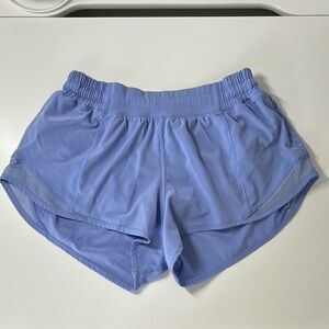 lululemon hotty hot short 2.5”
